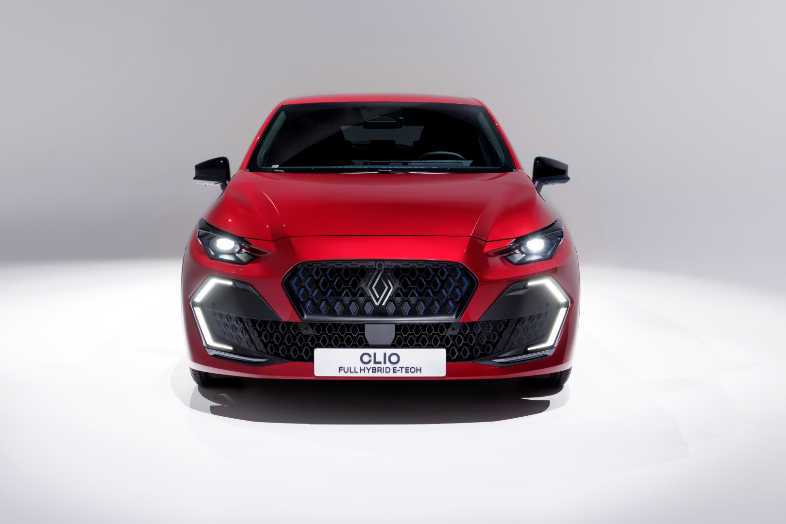 SMALL_Renault Clio full hybrid E-Tech - Esprit Alpine - Absolute Red (18)